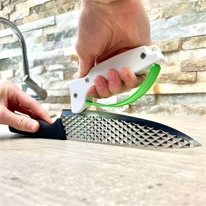 Universalus galąstuvas sodo įrankiams ir virtuviniams peiliams | SHARPNINJA